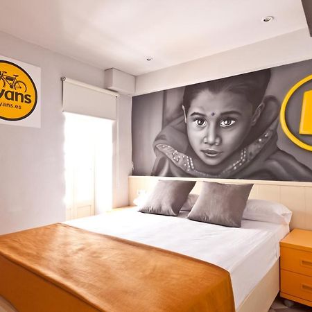 Ryans Budget Cidade de Ibiza Exterior foto