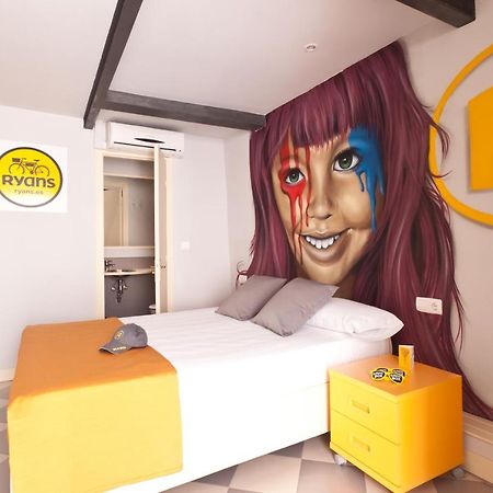 Ryans Budget Cidade de Ibiza Exterior foto
