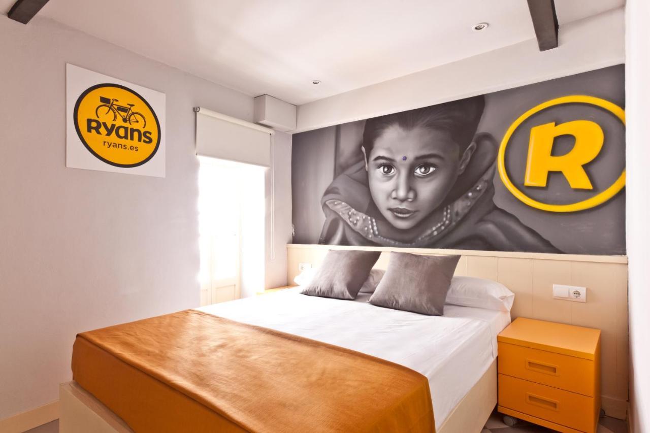 Ryans Budget Cidade de Ibiza Exterior foto