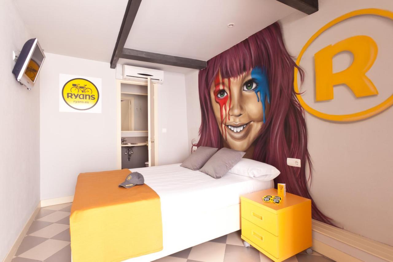 Ryans Budget Cidade de Ibiza Exterior foto